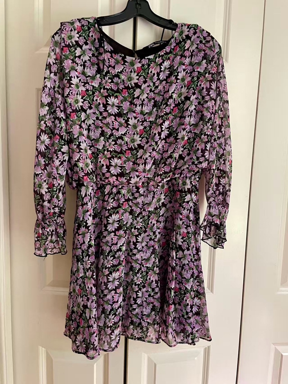 Zara Floral Long-Sleeve Dress in Lavender and Black size XL run small for like M